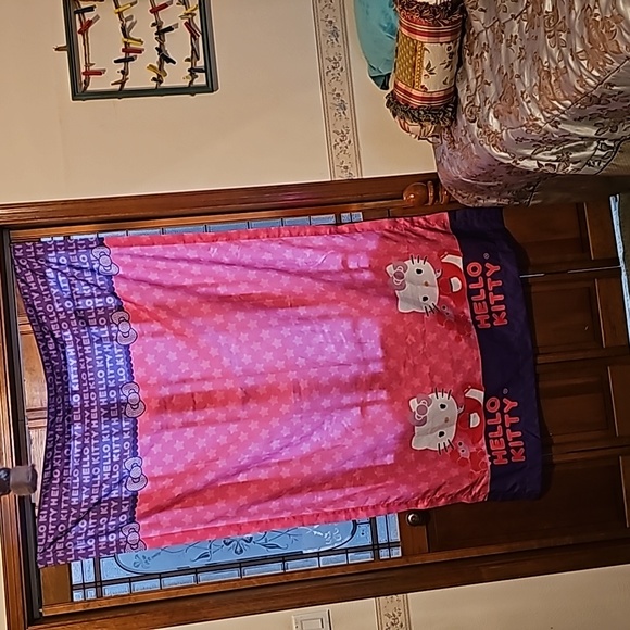 Hello Kitty Window curtain drape panel and bonus fleece blanket - Picture 13 of 14